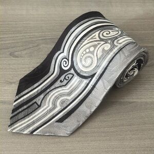 Vintage Palatina 100% Italian Silk Black & Grey Patterned Necktie